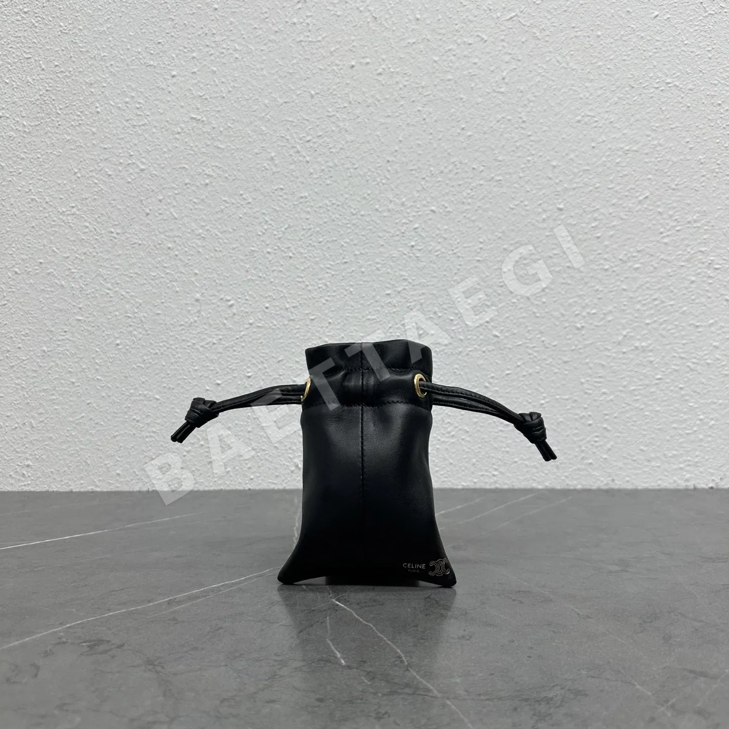 셀린느 램스킨 미니 크리스털 파우치 142517