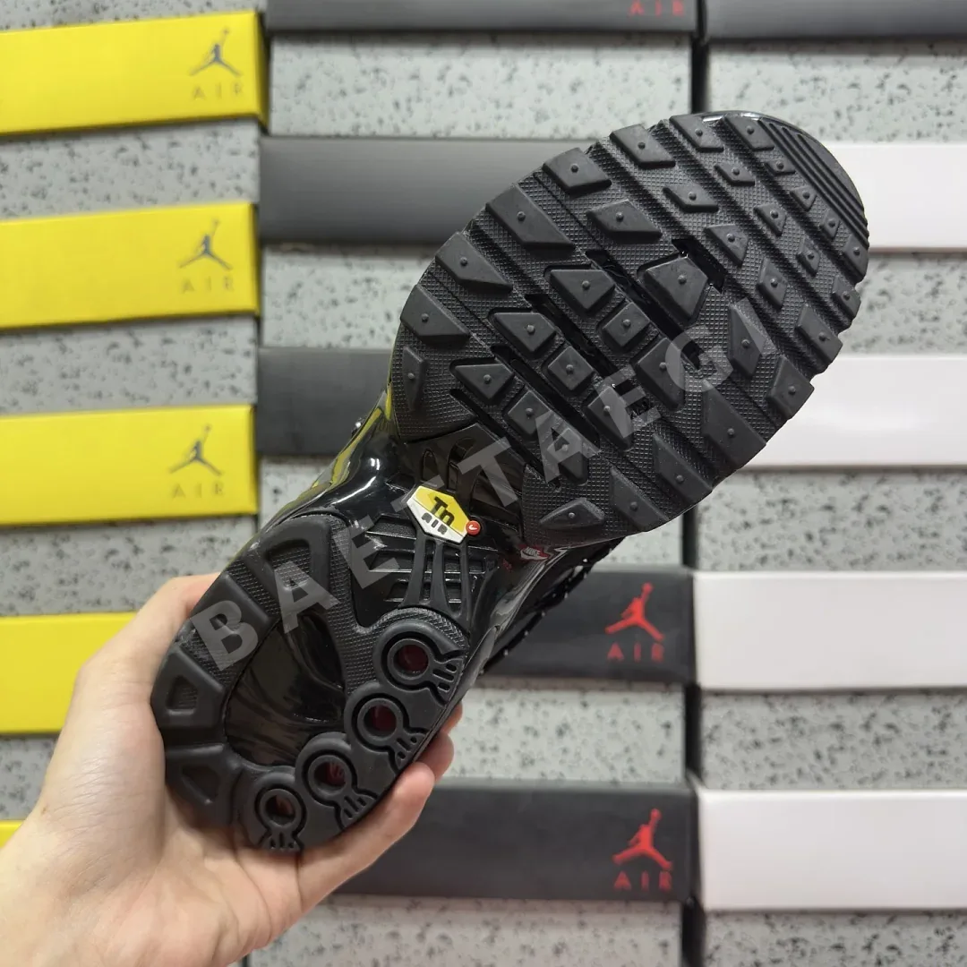 나이키 [BD] 에어 맥스 플러스 올블랙 FD0670-001 201902 Nike Air Max Plus 상세 이미지 7