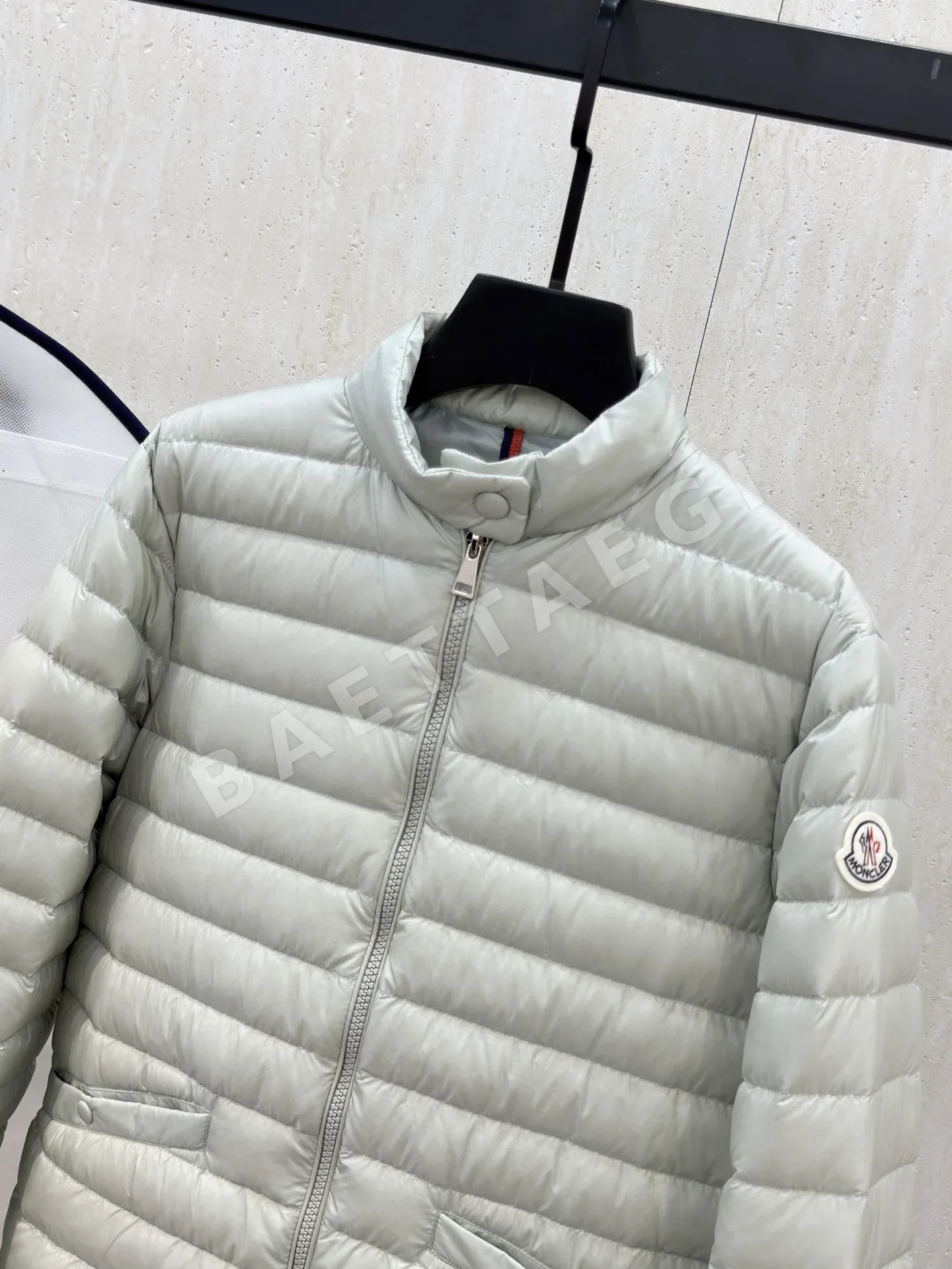 몽클레르 아잘리 쇼트 다운 자켓 상세 이미지 6