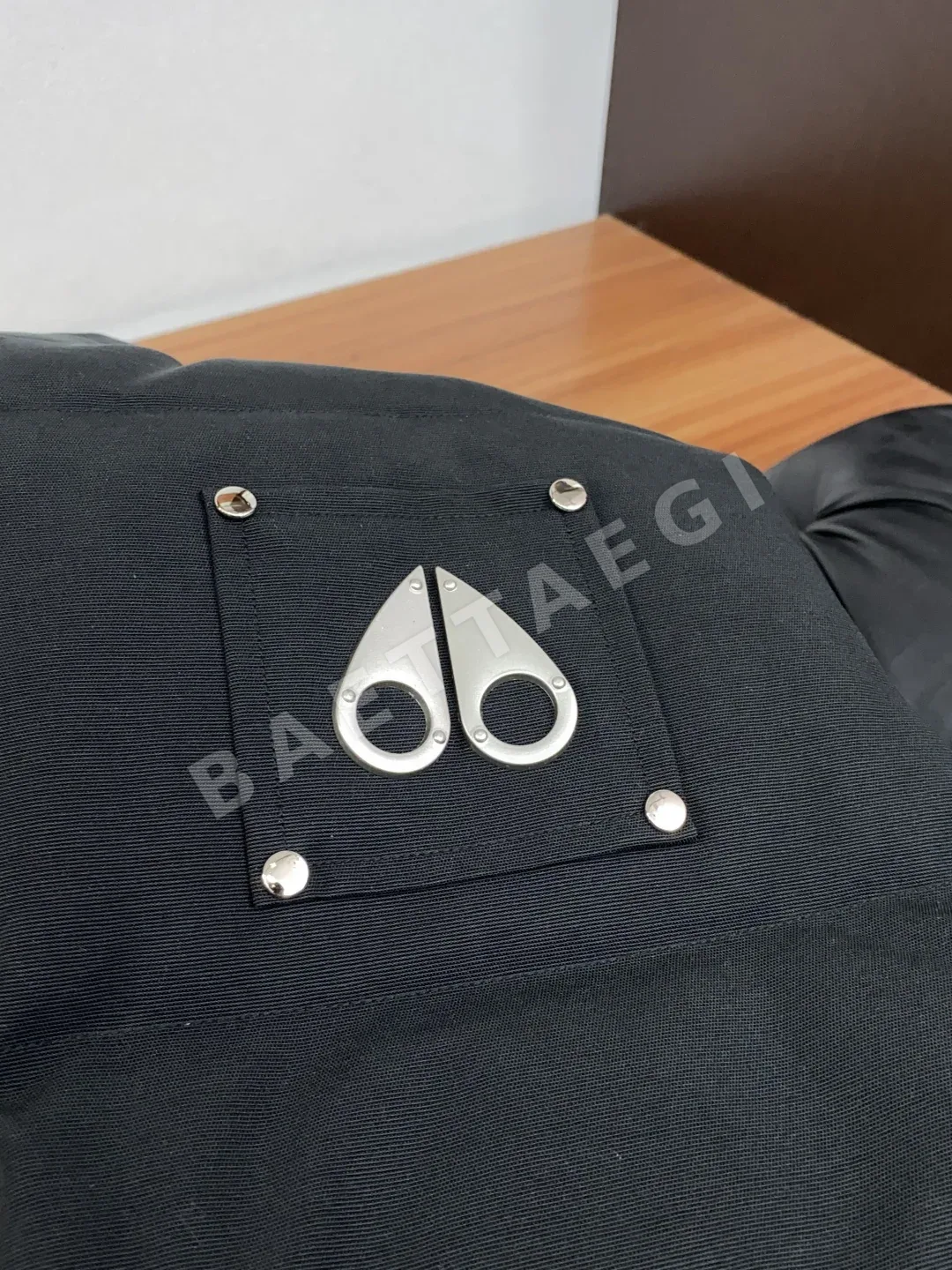 무스너클 다운 패딩 조끼 상세 이미지 8