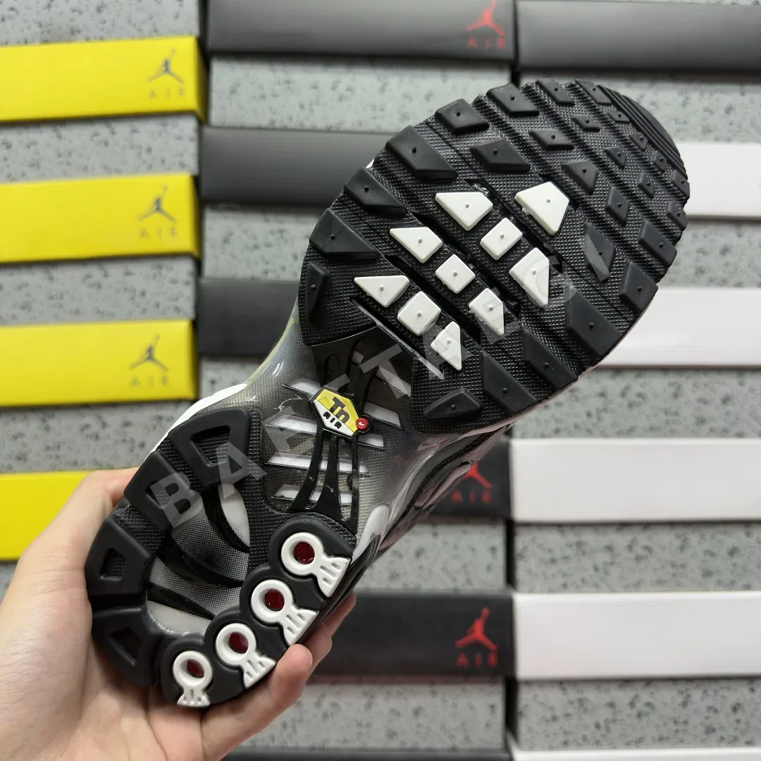 나이키 [BD] 에어 맥스 플러스 DM0032-003 201855 Nike Air Max Plus Black Silver White 상세 이미지 6