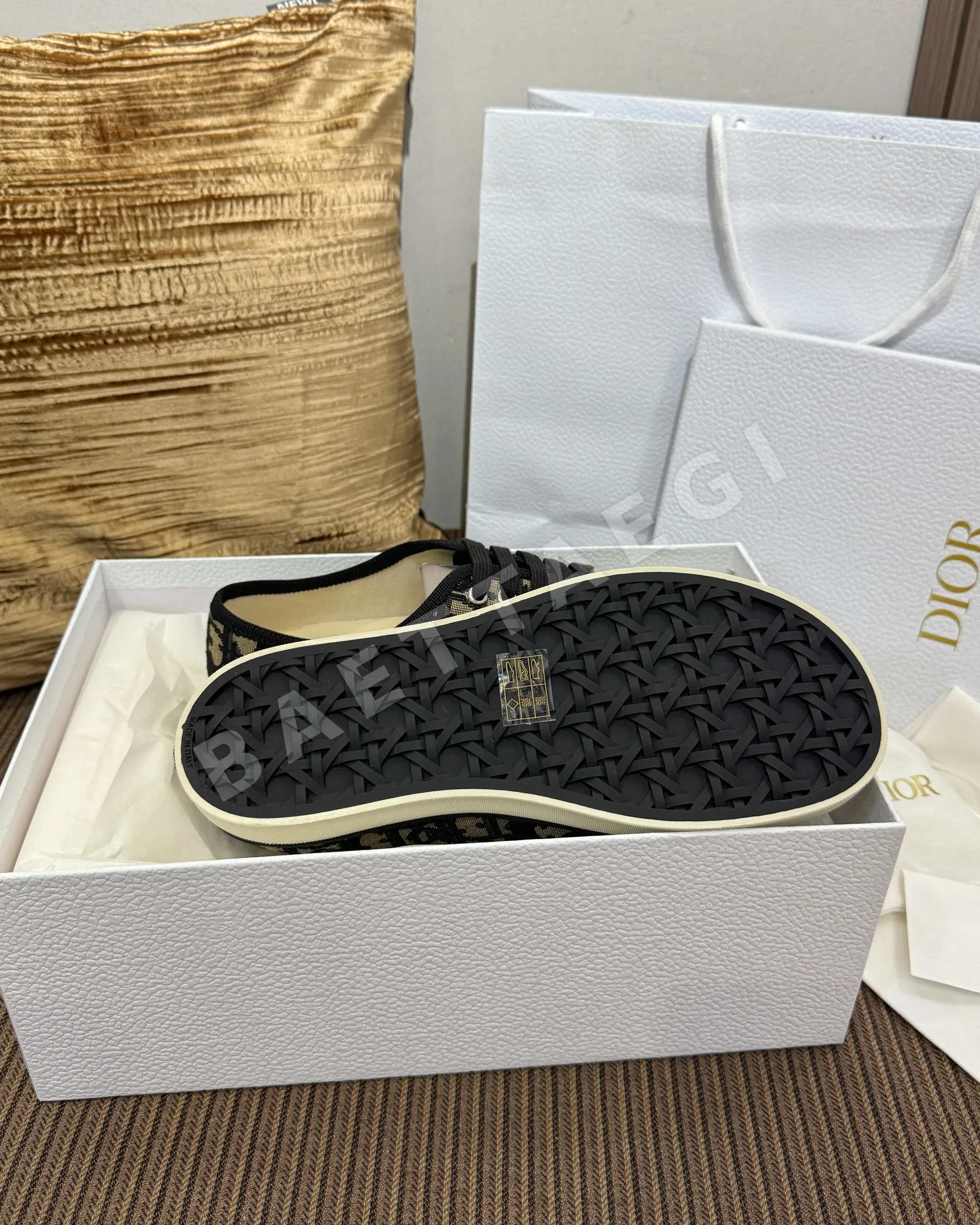디올 신발 상세 이미지 18