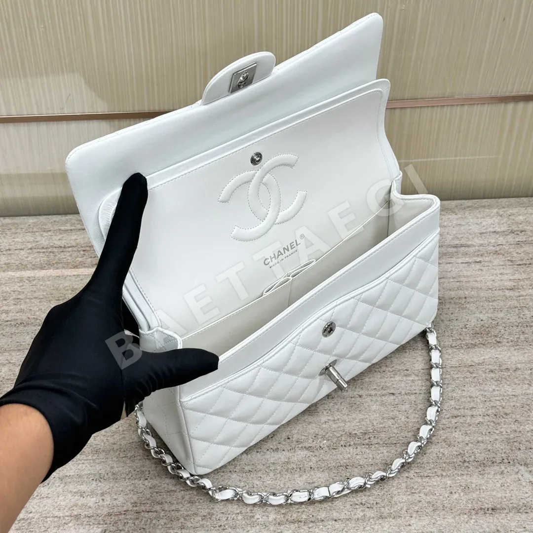 샤넬 화이트 은장 양가죽 가방 32934