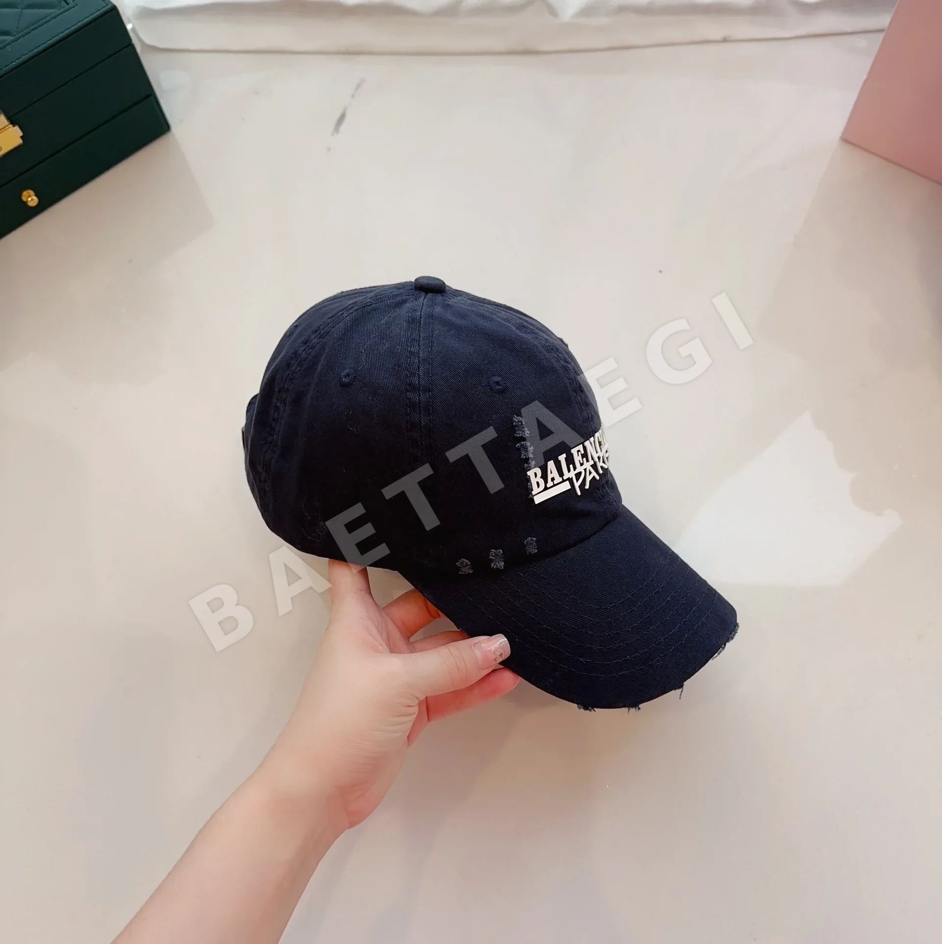 발렌시아가 데미지 워싱 면 야구모자 상세 이미지 2