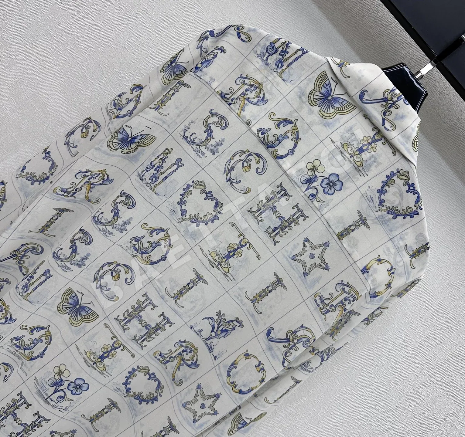 디올 레터 프린트 시어 셔츠 상세 이미지 5