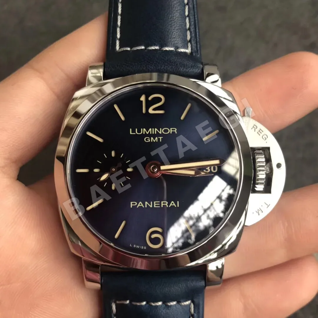 파네라이 루미노르 PAM688 GMT 시계