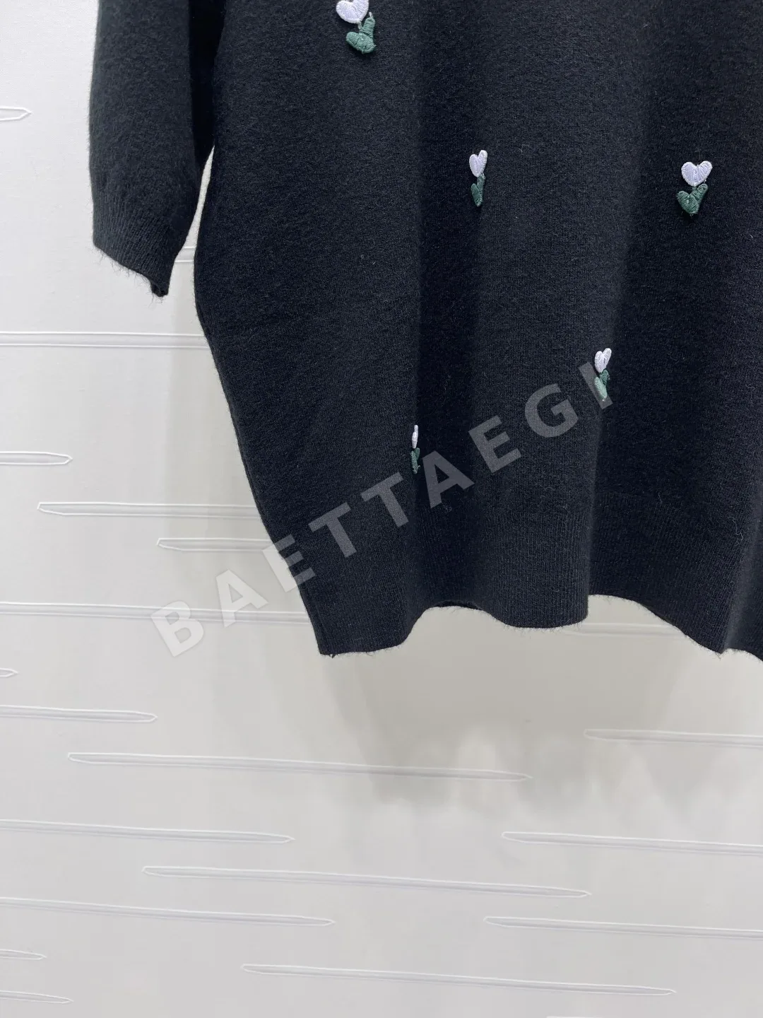 디올 꽃무늬 자수 크루넥 울 니트 반팔 티셔츠 상세 이미지 5