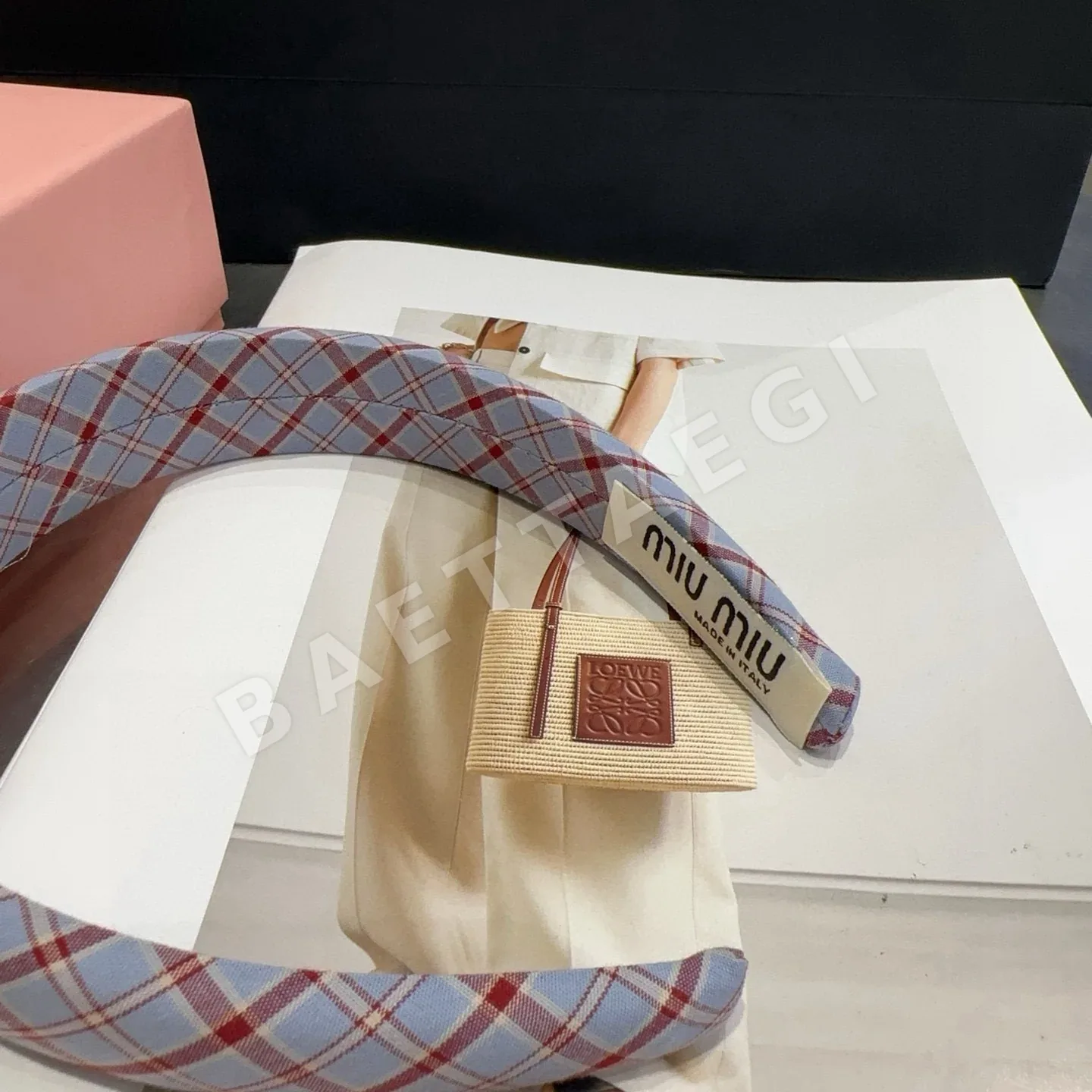 미우미우 체크 무늬 헤어밴드 상세 이미지 7