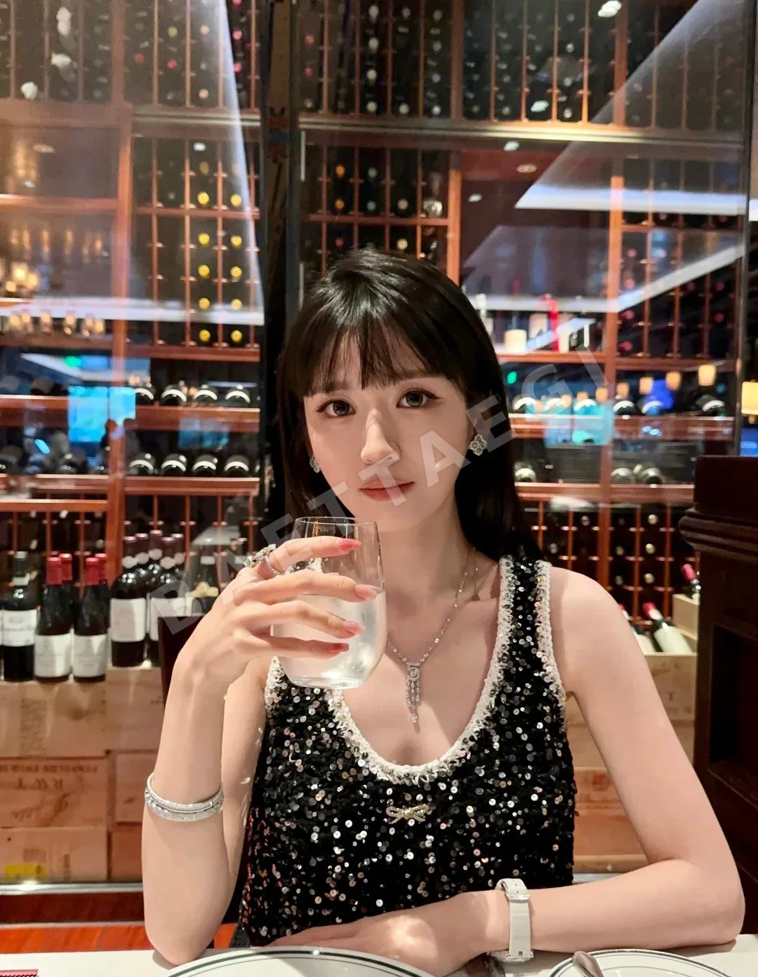 해리윈스턴 다이아몬드 루프 귀걸이 상세 이미지 2