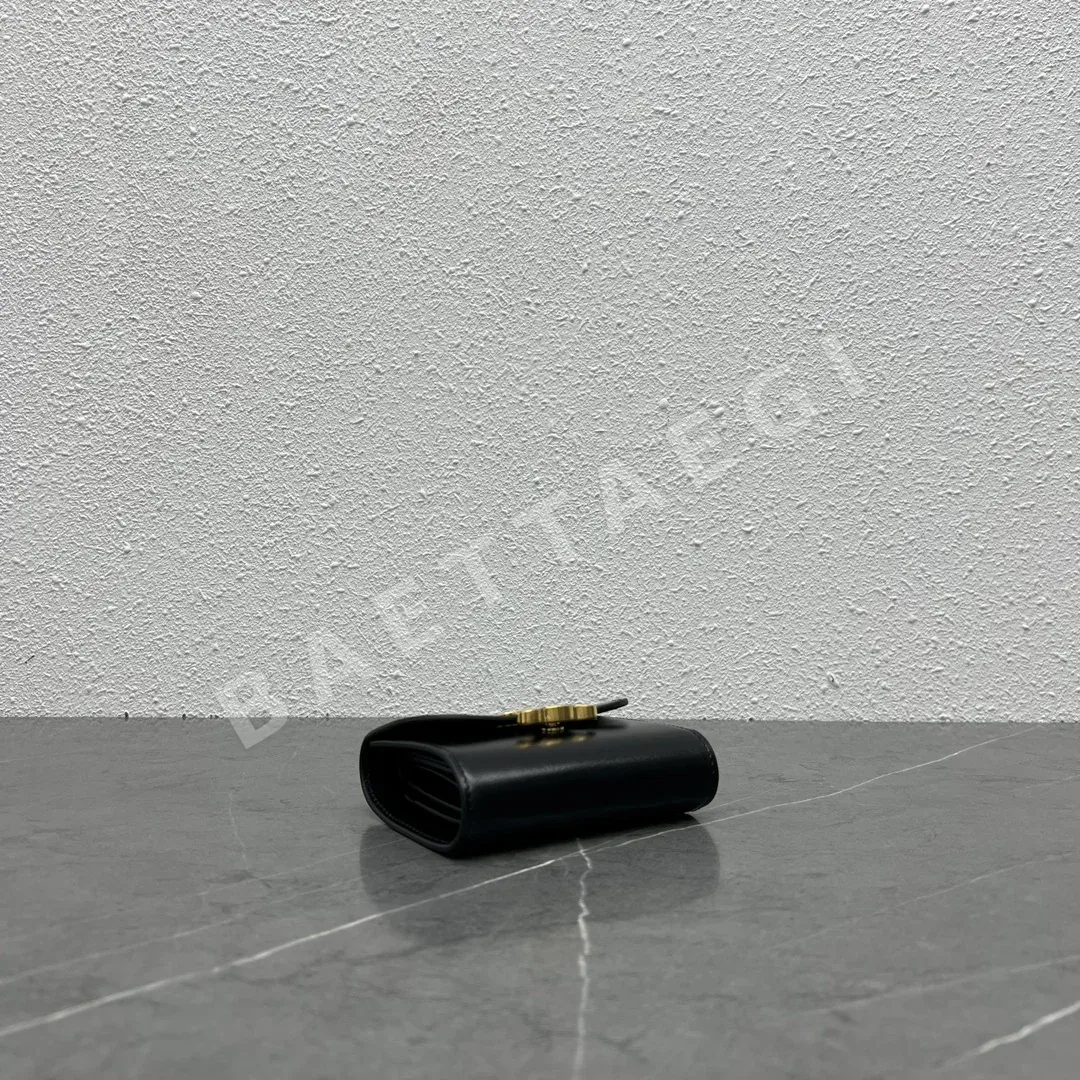 셀린느 특대 모노그램 지갑 상세 이미지 4