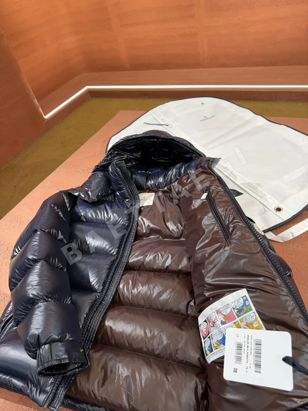 몽클레르 남성 패딩 상세 이미지 8
