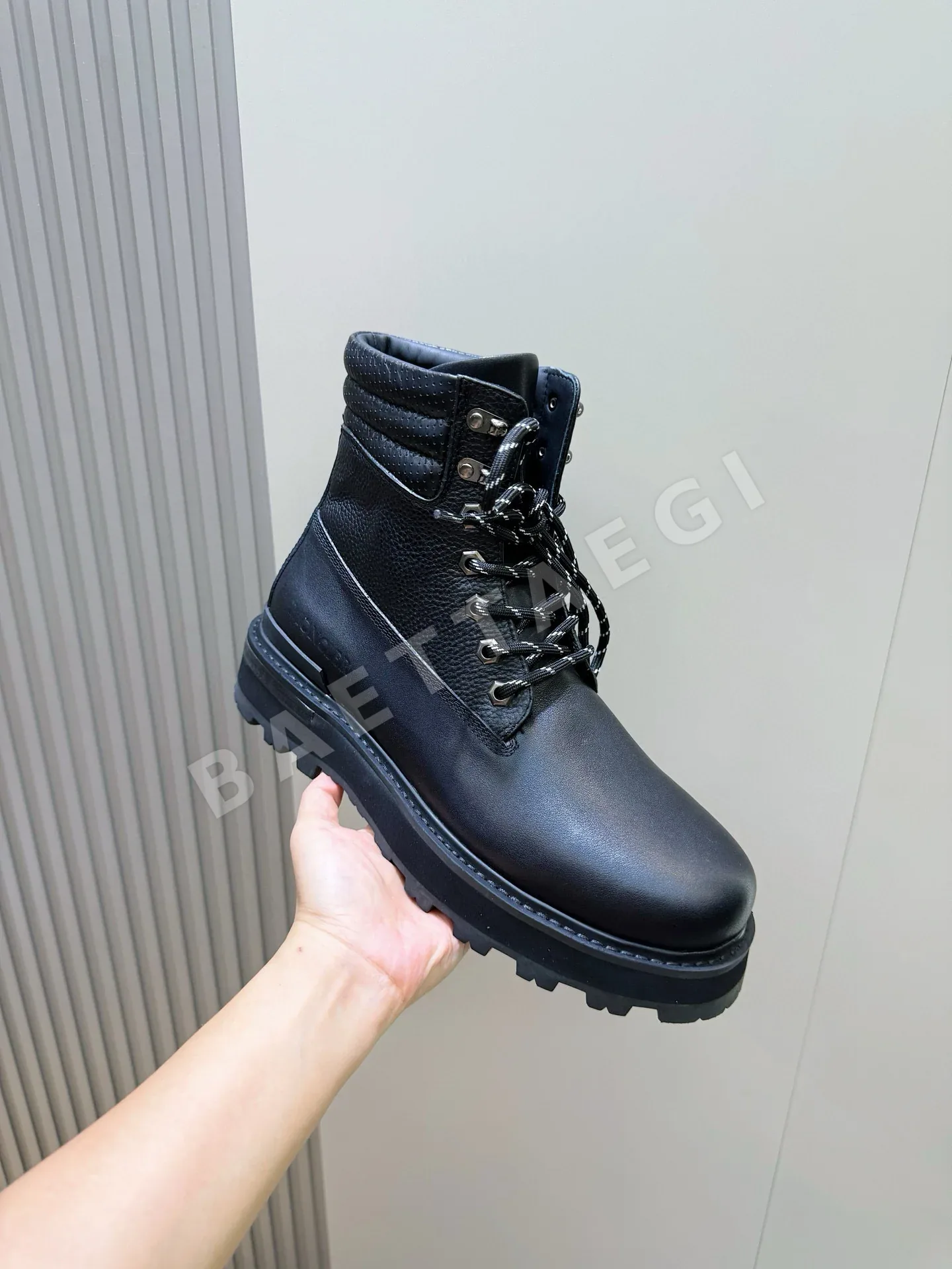 몽클레르 부츠 남성 가죽 하이컷 상세 이미지 5