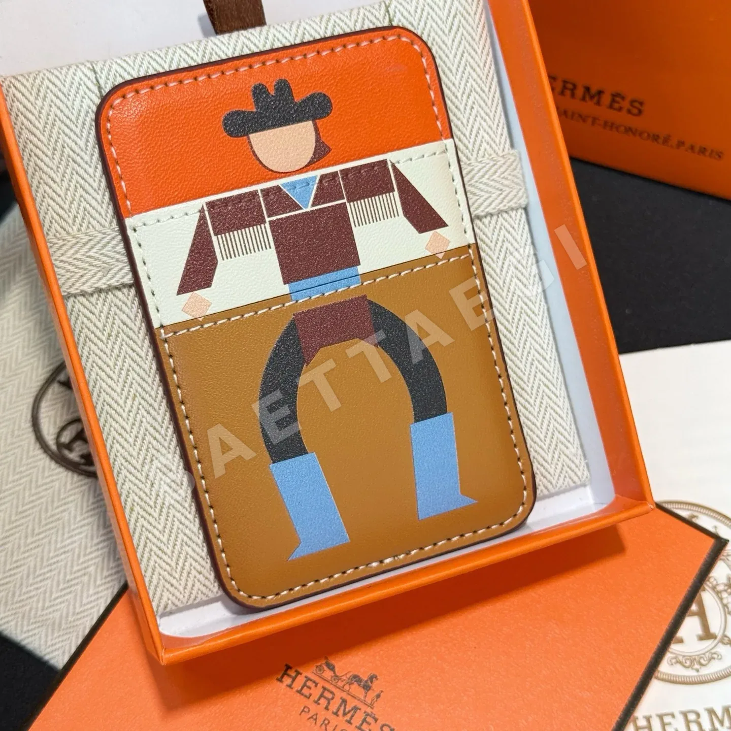 에르메스 맥세이프 마그네틱 지갑 166843 Hermes Wallet 상세 이미지 4