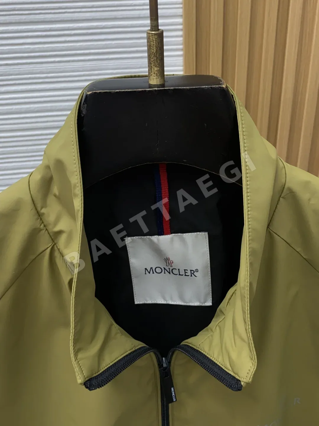 몽클레르 경량 코튼 패딩 자켓 상세 이미지 3