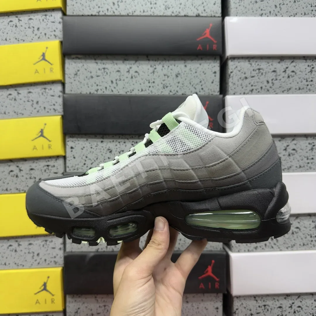나이키 [KZ2.0] 에어 맥스 95 OG HJ5996-005 201781 Nike Air Max 95 OG Big Bubble Fresh 상세 이미지 7