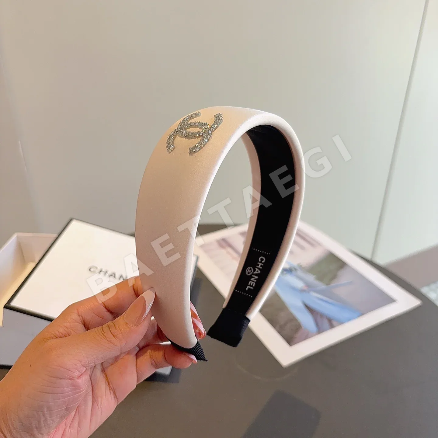 샤넬 새틴 와이드 헤드밴드 헤어악세 상세 이미지 2
