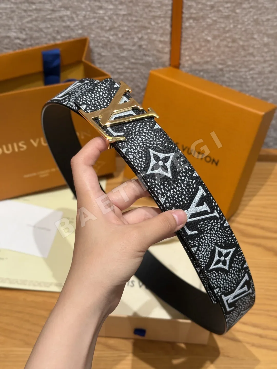 루이비통 이니셜 40mm 리버시블 벨트 상세 이미지 8