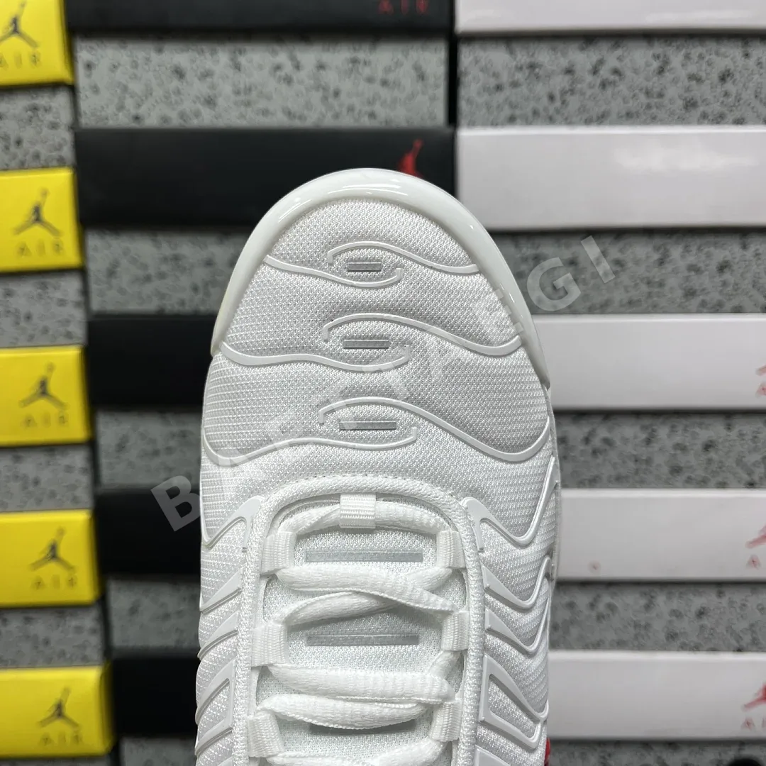 나이키 [DF] 에어 맥스 플러스 DA1472-100 201695 Nike Air Max Plus Supreme White 상세 이미지 10