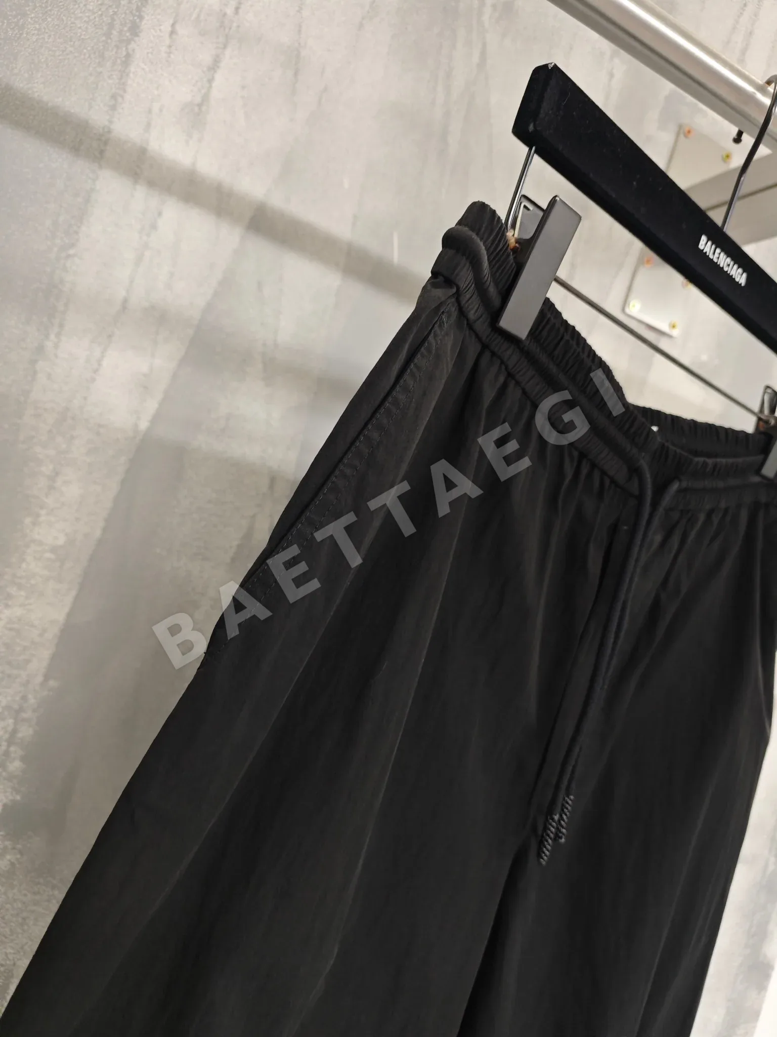 로에베 더블 L 자수 남성 바지 상세 이미지 5