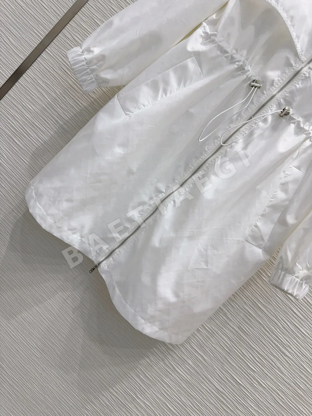 프라다 삼각 로고 체크무늬 여성 자켓 상세 이미지 5
