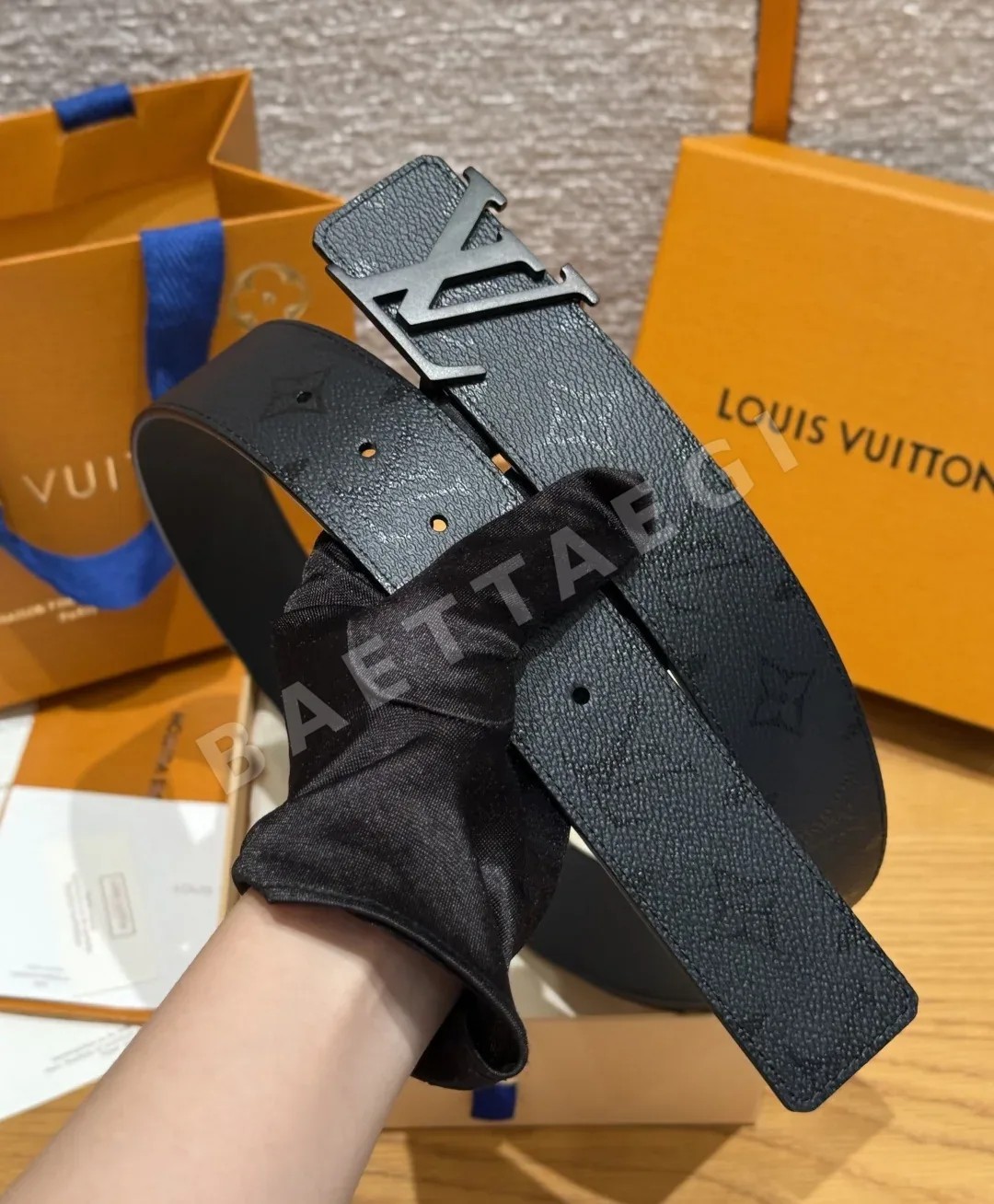 루이비통 이니셜 메탈 버클 40mm 리버시블 벨트 상세 이미지 8