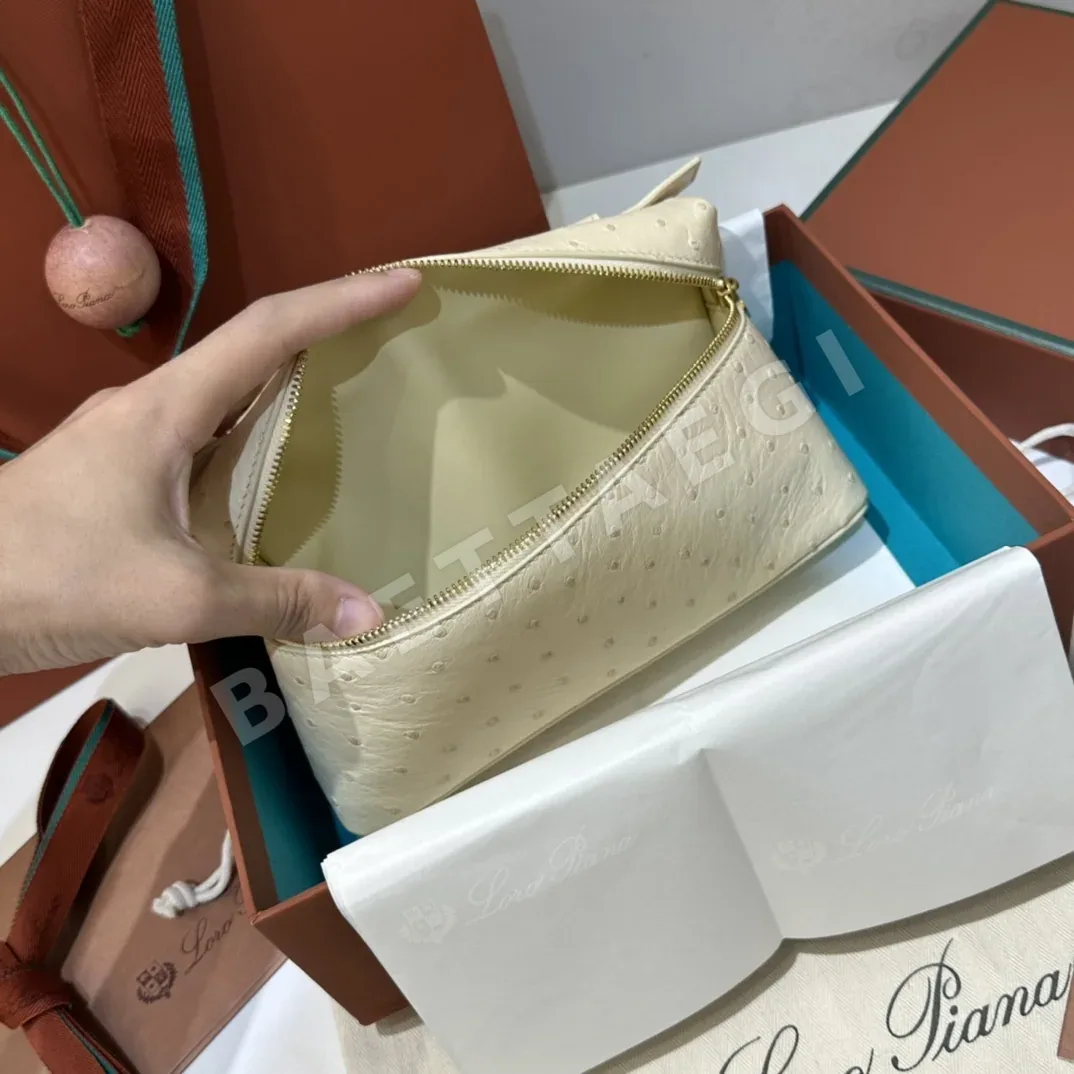 로로피아나 타조가죽 미니 크로스백 상세 이미지 9