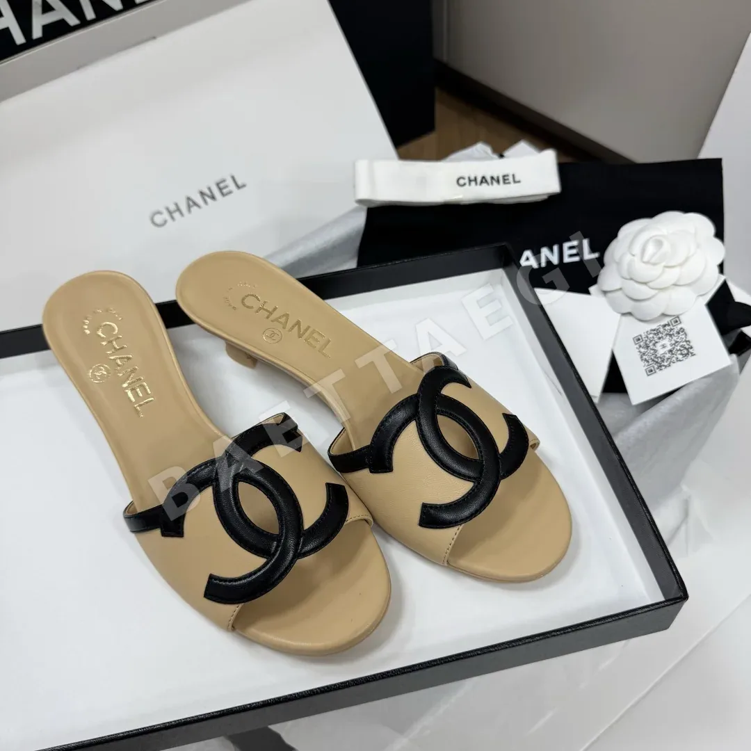 샤넬 클래식 판다 컬러 키튼 힐 샌들 88939