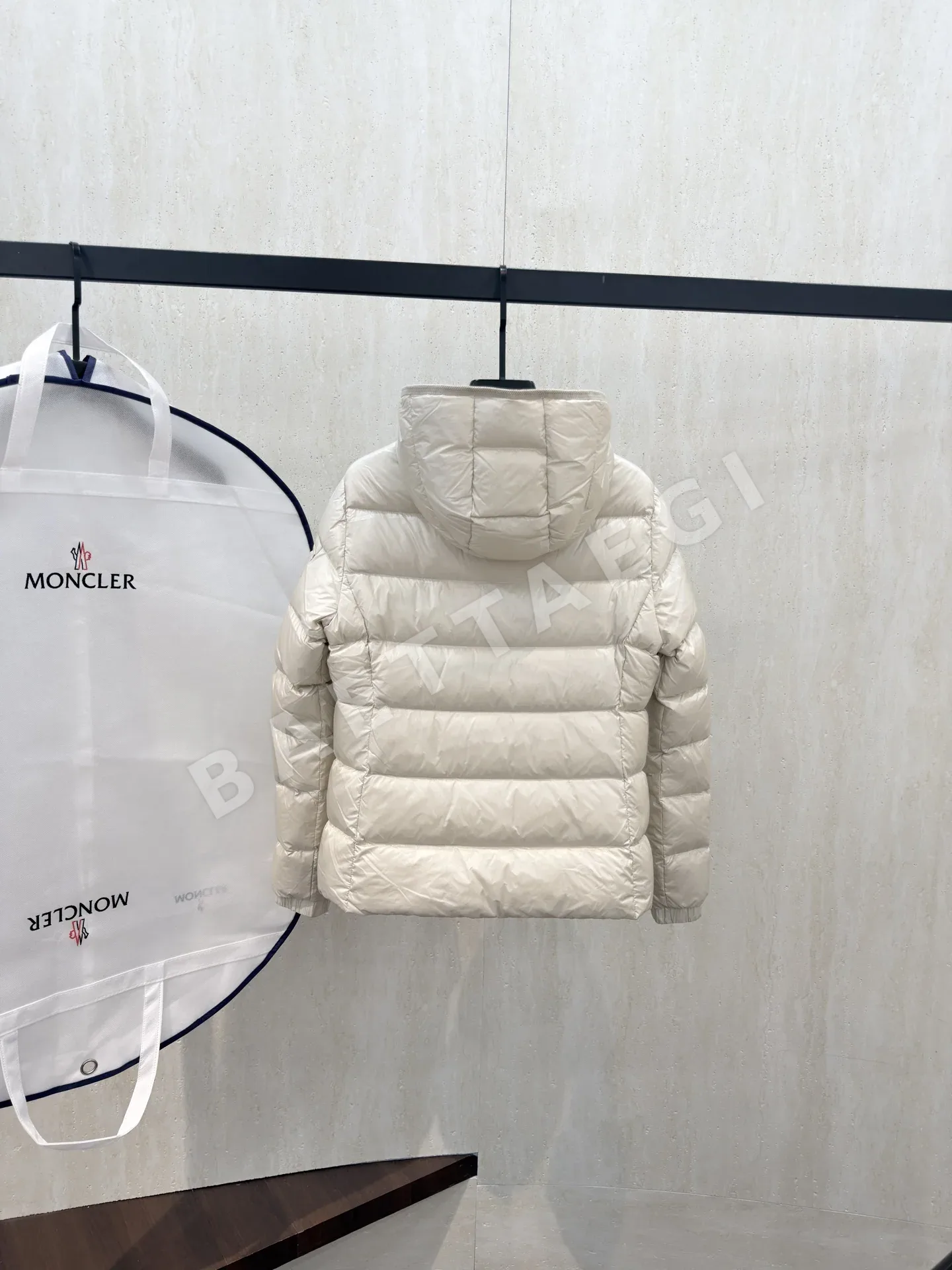 몽클레르 글레스 쇼트 다운 재킷 상세 이미지 9