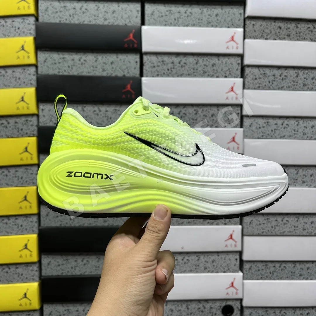 나이키 [XY] 보메로 플러스 IM2038-038 201681 Nike Vomero Plus 상세 이미지 2