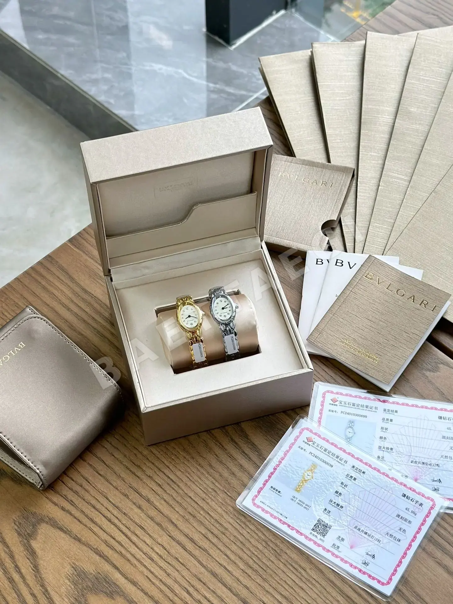 불가리 오발레 골드 다이아몬드 쿼츠 여성 시계 45044