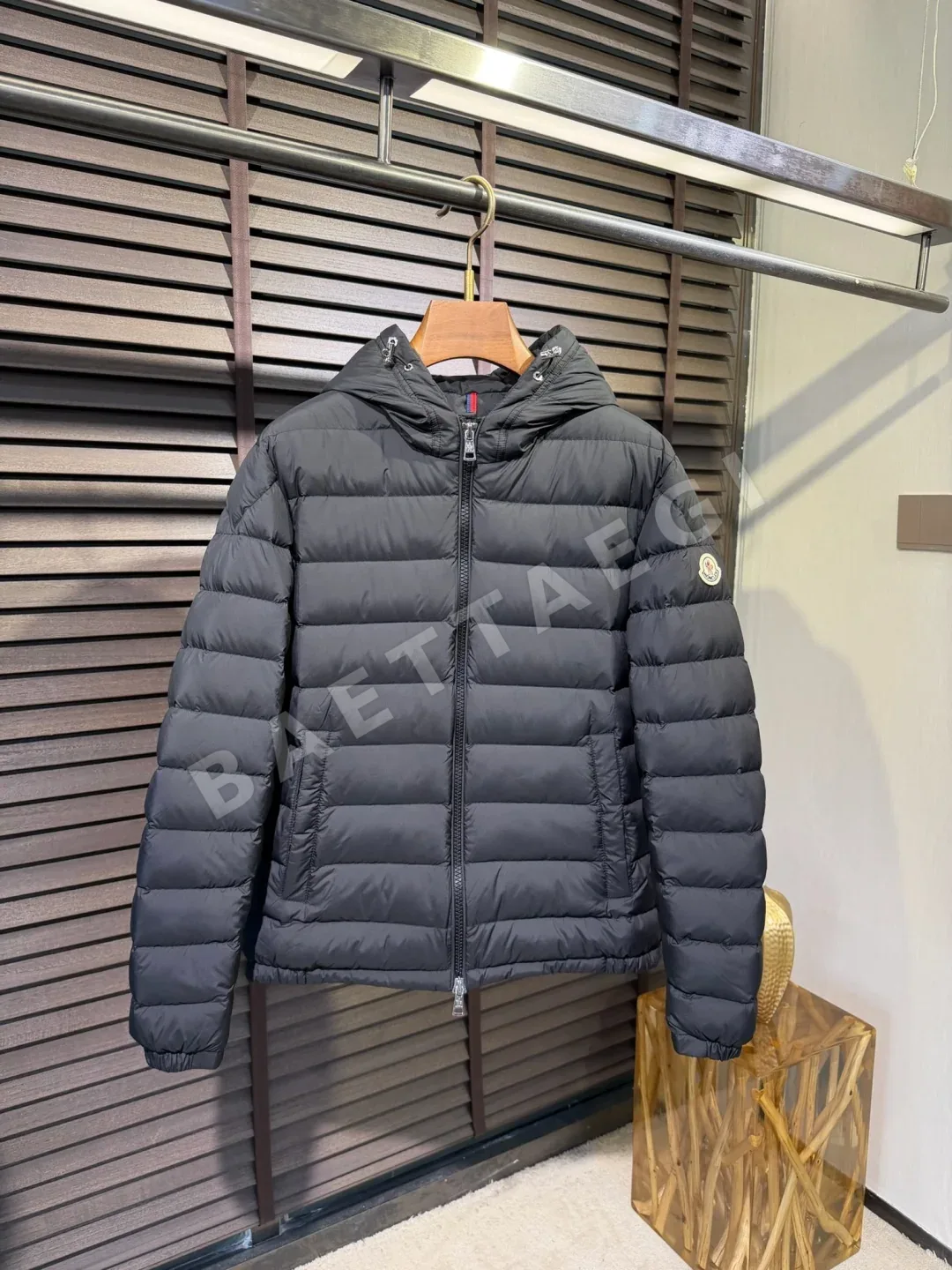 몽클레르 베르메일 후드 쇼트 다운 자켓 M3552