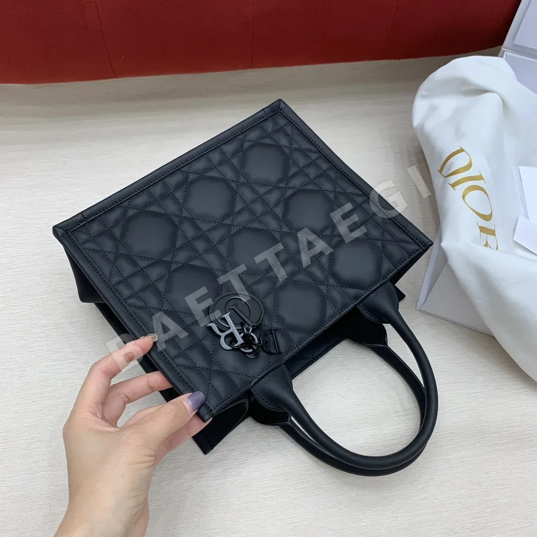 디올 매트 블랙 토트백 스몰 상세 이미지 5