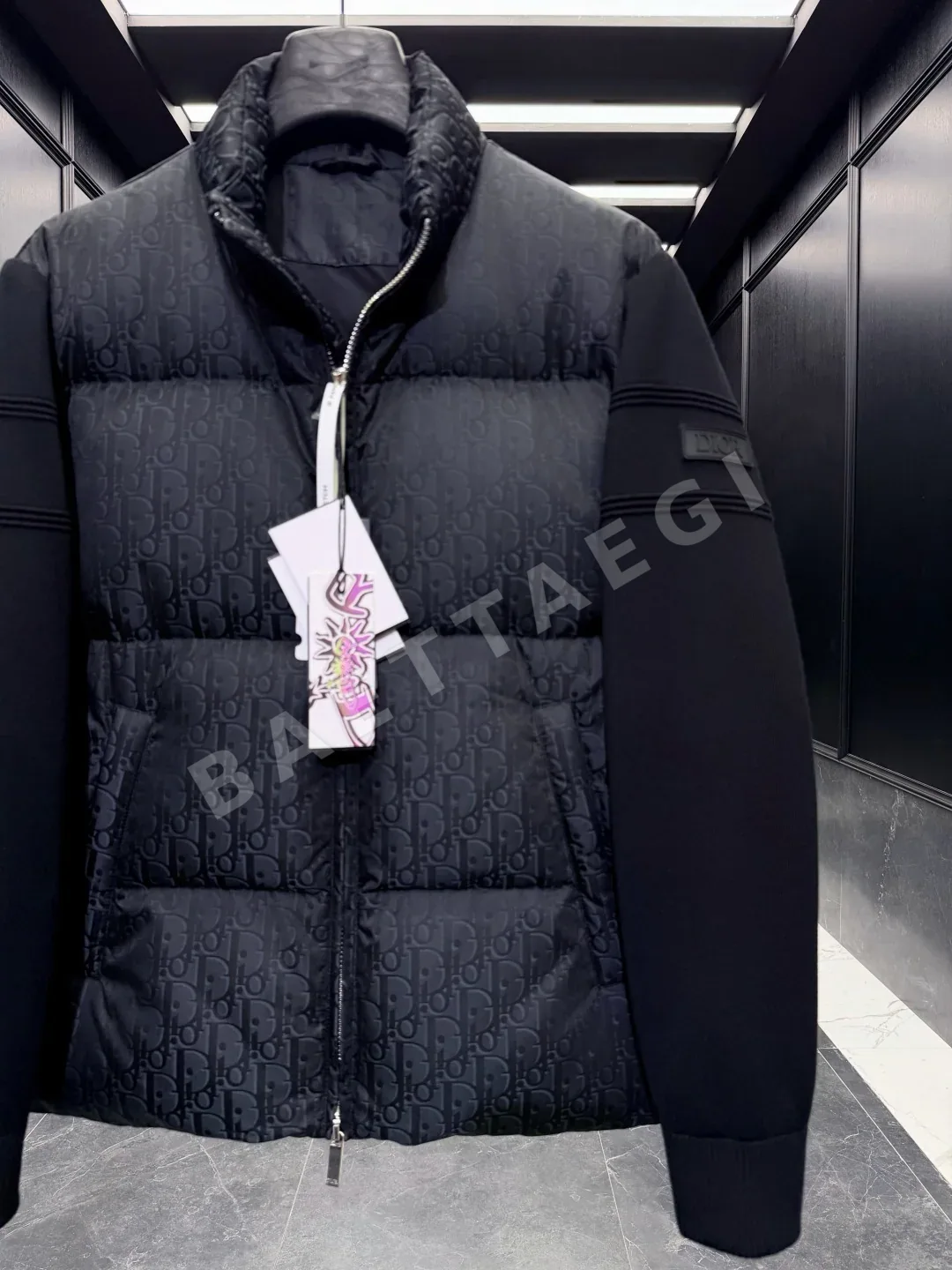 디올 스탠드 카라 퀼팅 니트 다운 패딩 재킷 상세 이미지 7