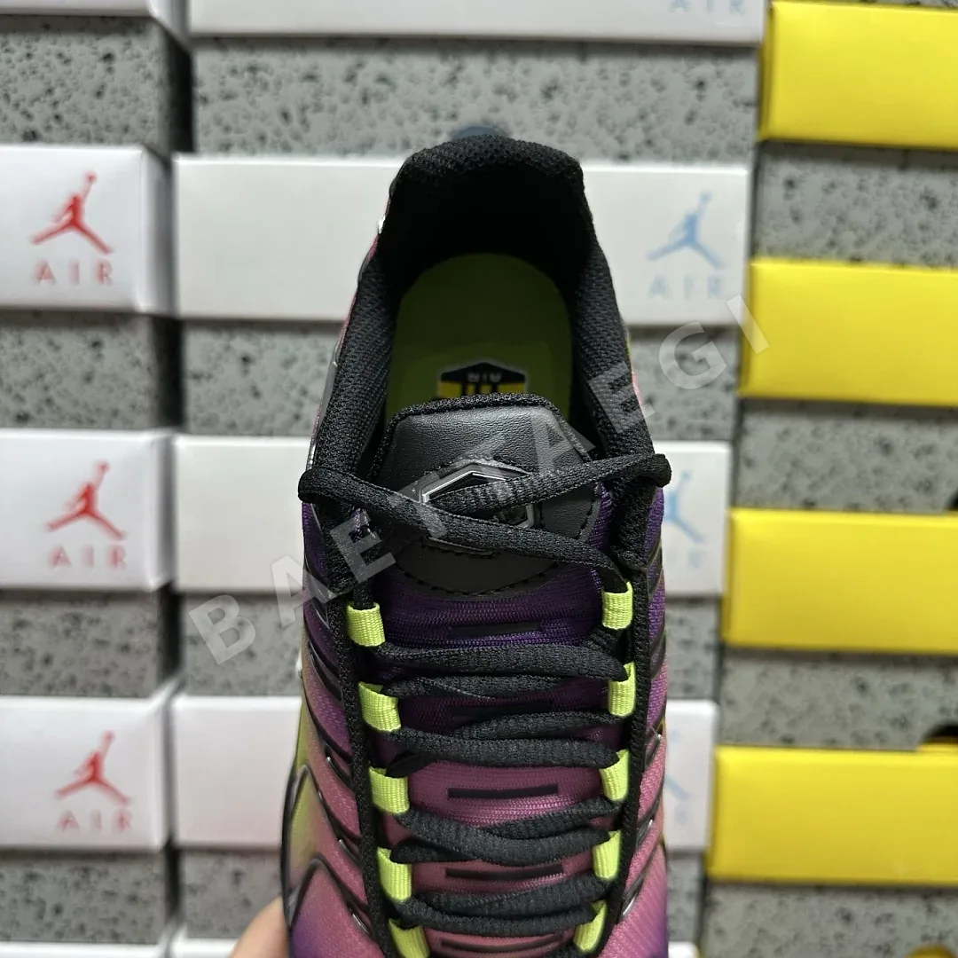 나이키 [DF] 에어 맥스 플러스 DZ3670-006 201513 Nike Air Max Plus Northern Lights 상세 이미지 5