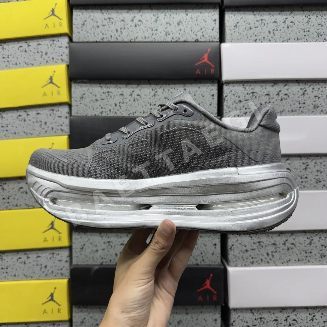 나이키 [5A] 보메로 프리미엄 IR1988-084 201741 Nike Vomero Premium Isamaya Run Forever 상세 이미지 6
