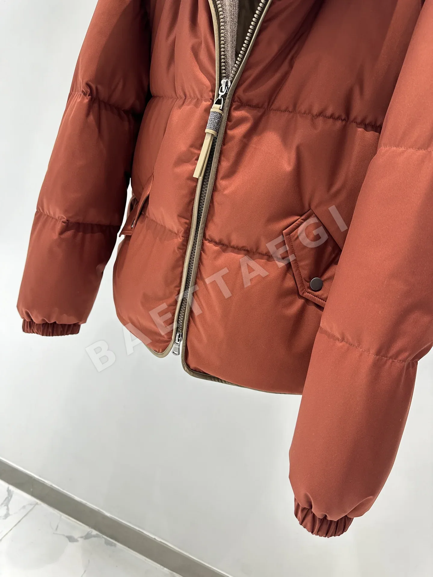 브루넬로쿠치넬리 오트쿠튀르 공방(Métiers d'Art) 컬렉션 패딩 상세 이미지 4