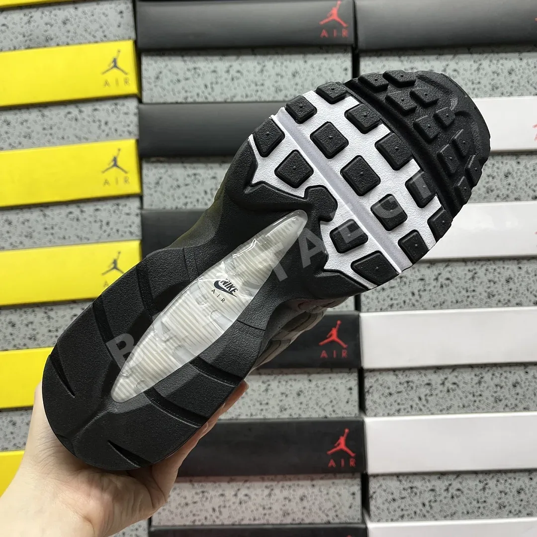 나이키 [WE] 에어 맥스 95 OG HM4740-007 201964 Nike Air Max 95 OG Big Bubble Granite 상세 이미지 8