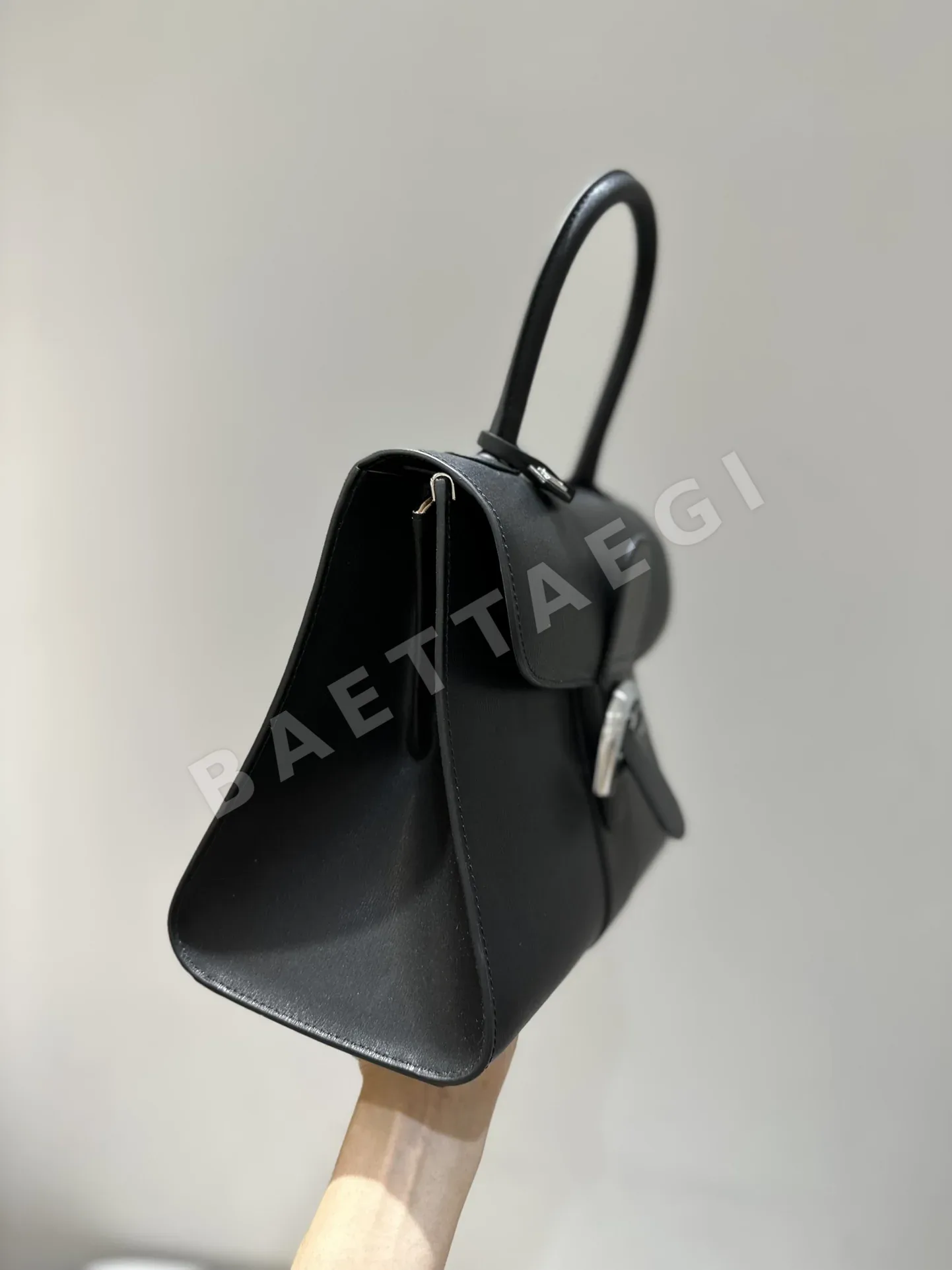 델보 블라스트랩 램스킨 숄더백 상세 이미지 4