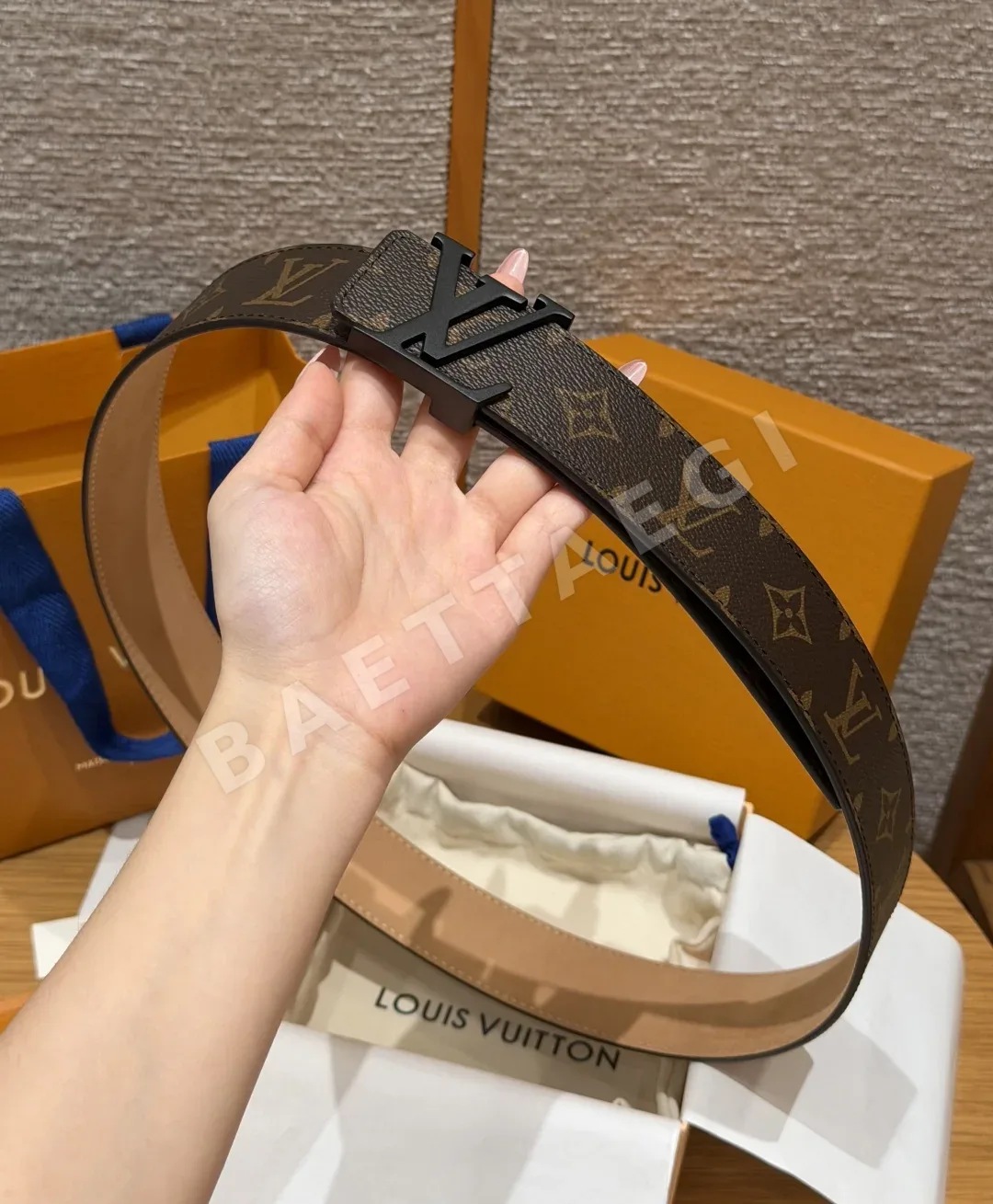 루이비통 이니셜 40mm 리버시블 벨트 상세 이미지 3