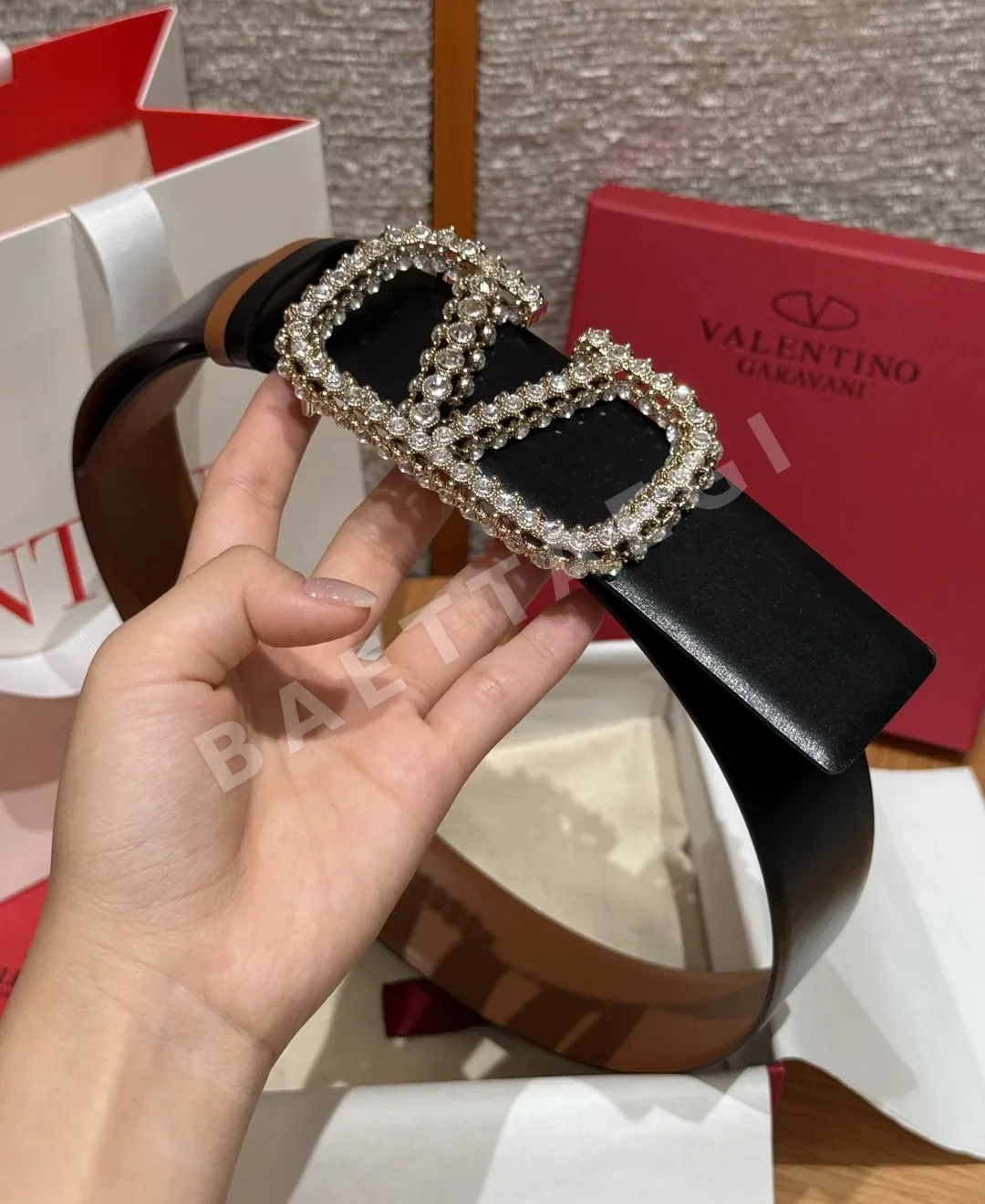 발렌티노 V로고 시그니처 크리스탈 장식 리버서블 벨트 40mm 상세 이미지 3