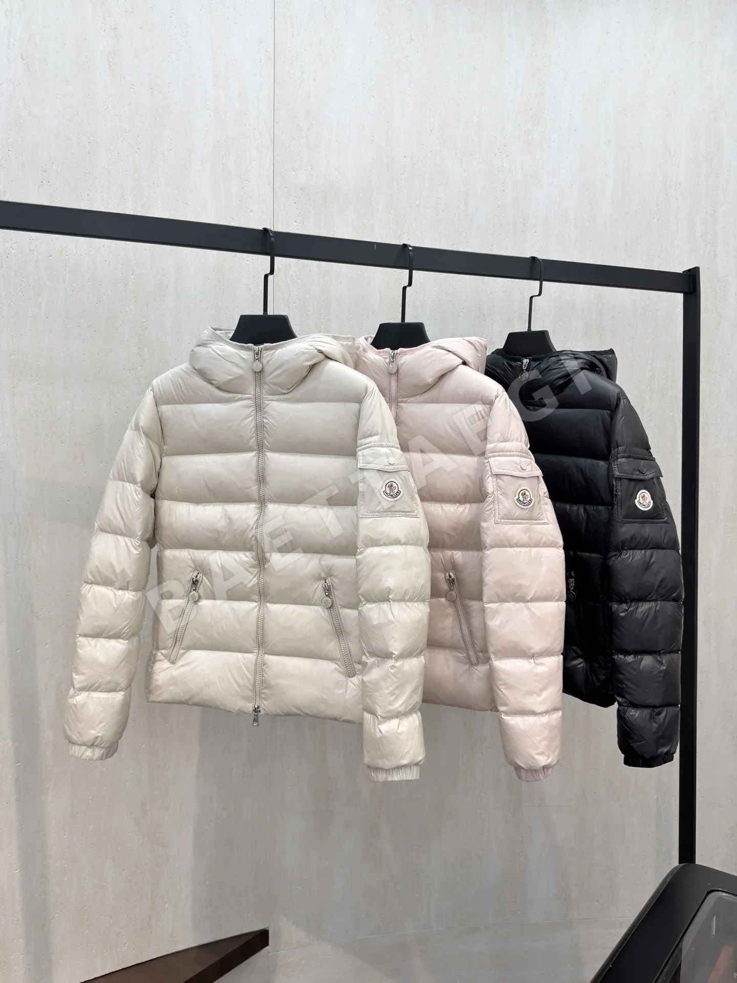 몽클레르 글레스 쇼트 다운 재킷 상세 이미지 9