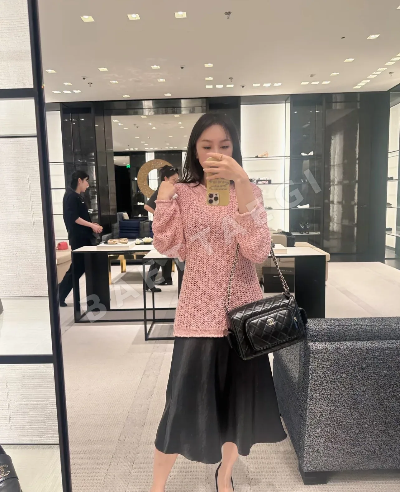 샤넬 클래식 멀티포켓 램스킨 카메라백 상세 이미지 9