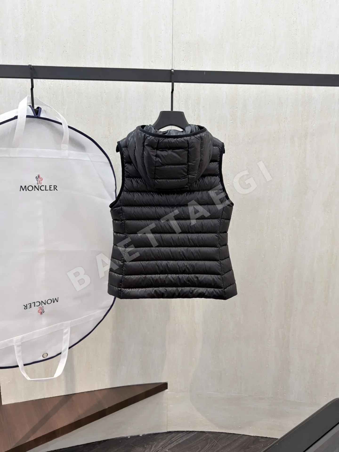 몽클레르 여성 조끼 상세 이미지 9