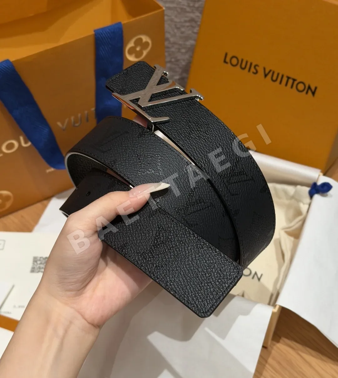 루이비통 이니셜 모노그램 미드나이트 리버시블 벨트 상세 이미지 2