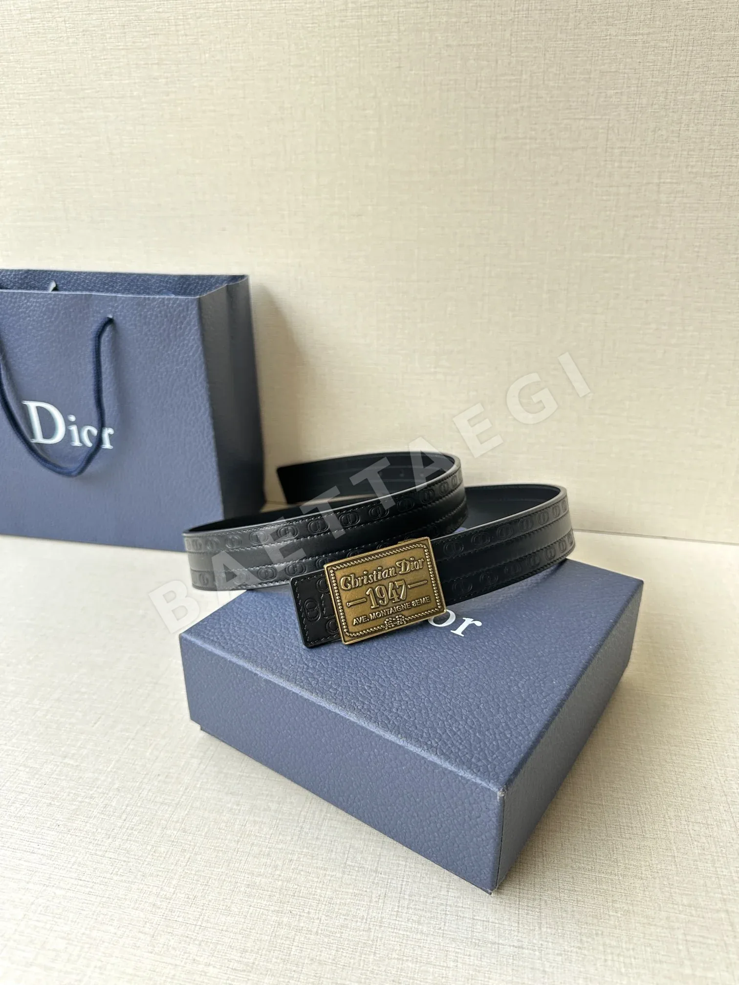 디올 리버시블 엠보싱 CD 로고 벨트 상세 이미지 3