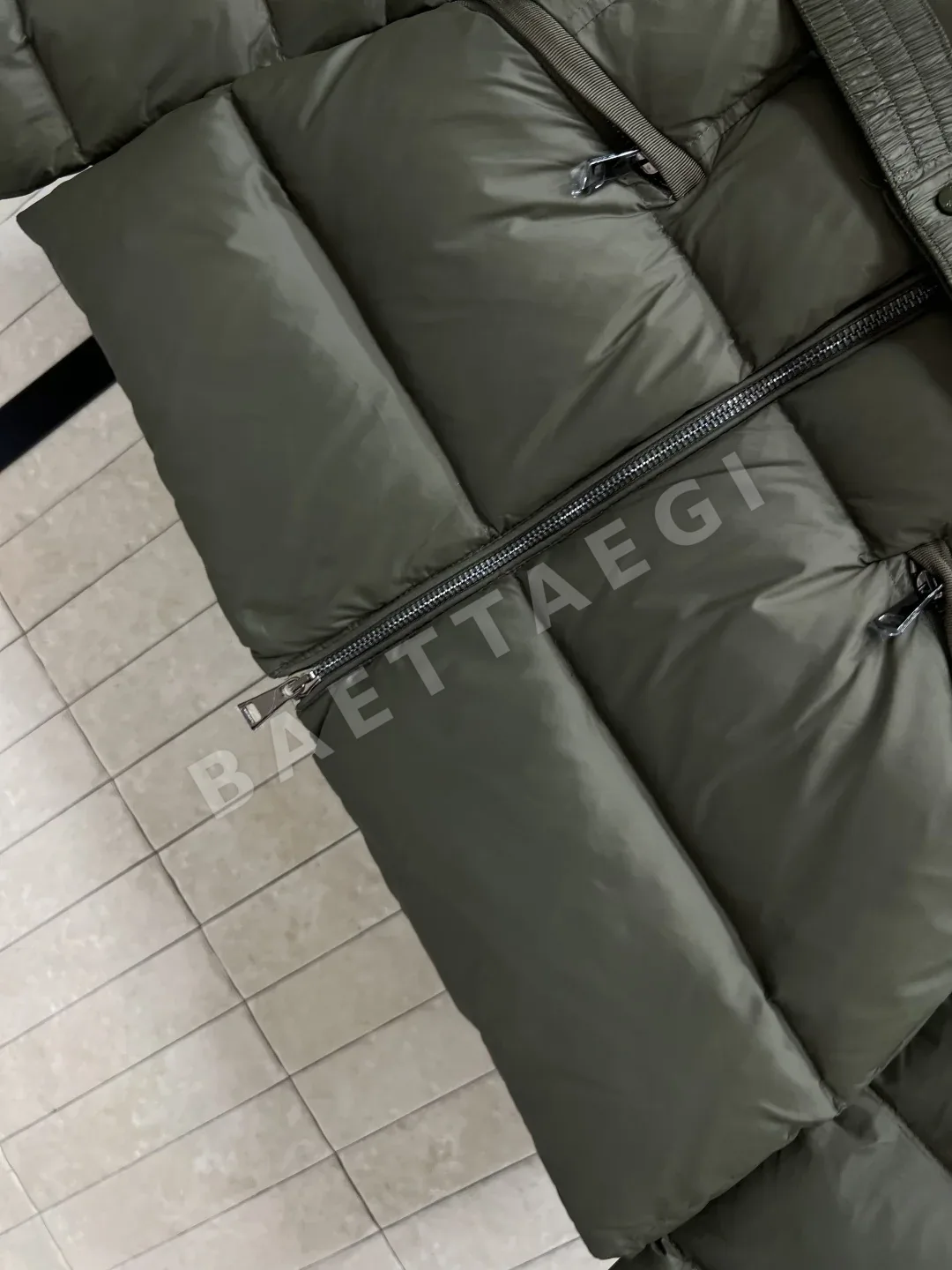 몽클레르 보에드 숏 패딩 점퍼 상세 이미지 4