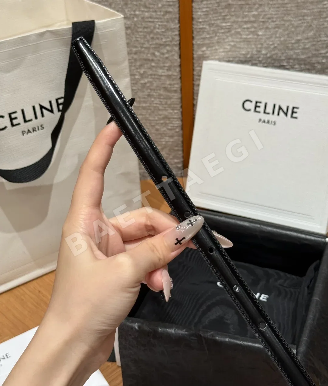 셀린느 메종 13mm 라펠 버클 가죽 벨트 상세 이미지 8