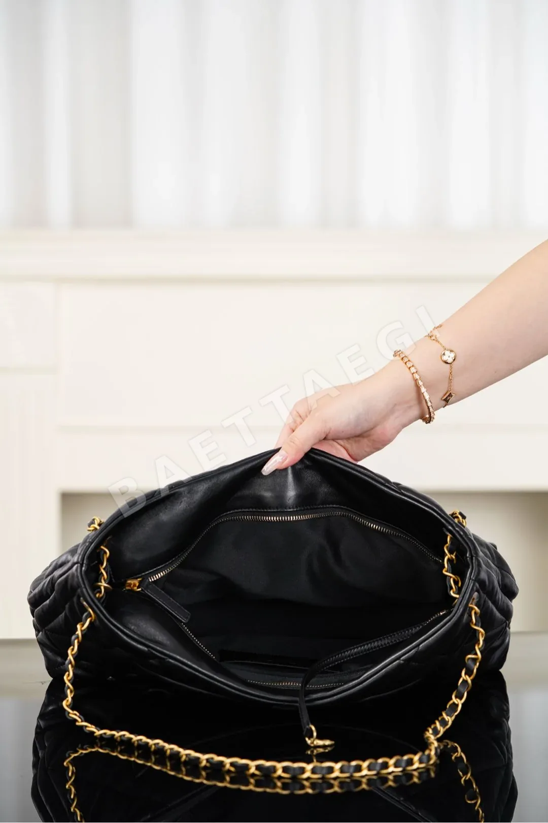 샤넬 퀼팅 염소가죽 체인 숄더백 상세 이미지 9