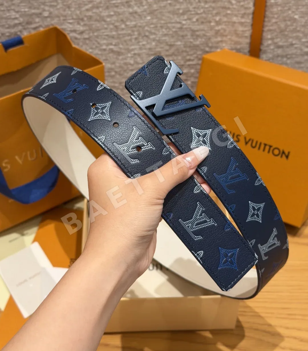 루이비통 남성 리버시블 40mm 가죽 벨트 상세 이미지 3