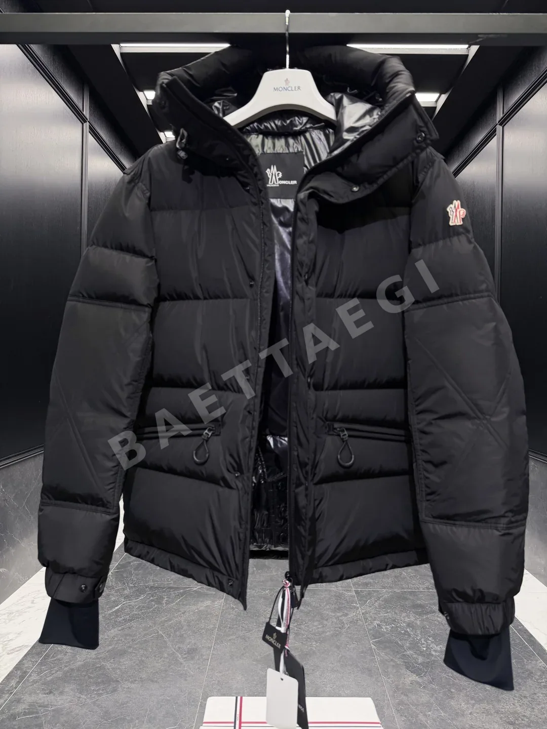 몽클레르 그레노블 카산카 후드 다운 스키 자켓 블랙 상세 이미지 7